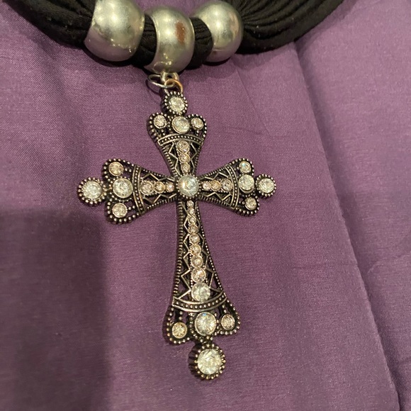 Two scarves with cross pendant, purple and black - Picture 1 of 7